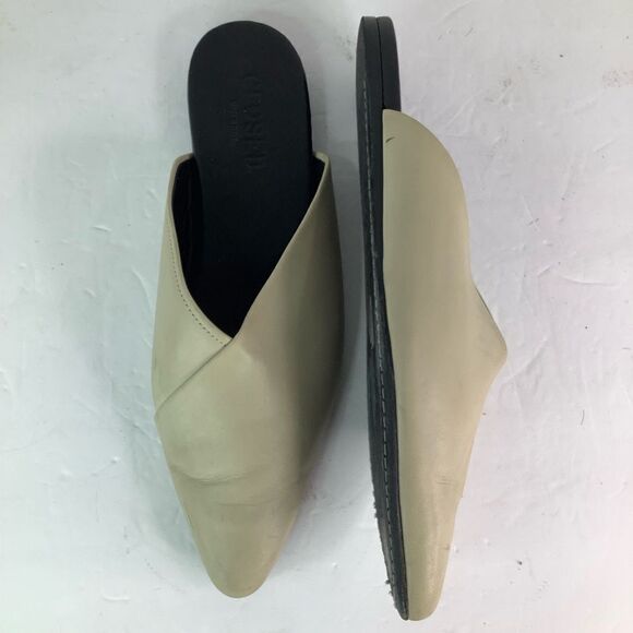 Closed Leather Off White Leather Flat Heel Women’s Mules Shoes Sz 39/8.5 - Picture 2 of 10